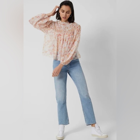 NEW FRENCH CONNECTION- Flowy Mock Neck Blouse with sheer arms in floral print - Picture 3 of 10